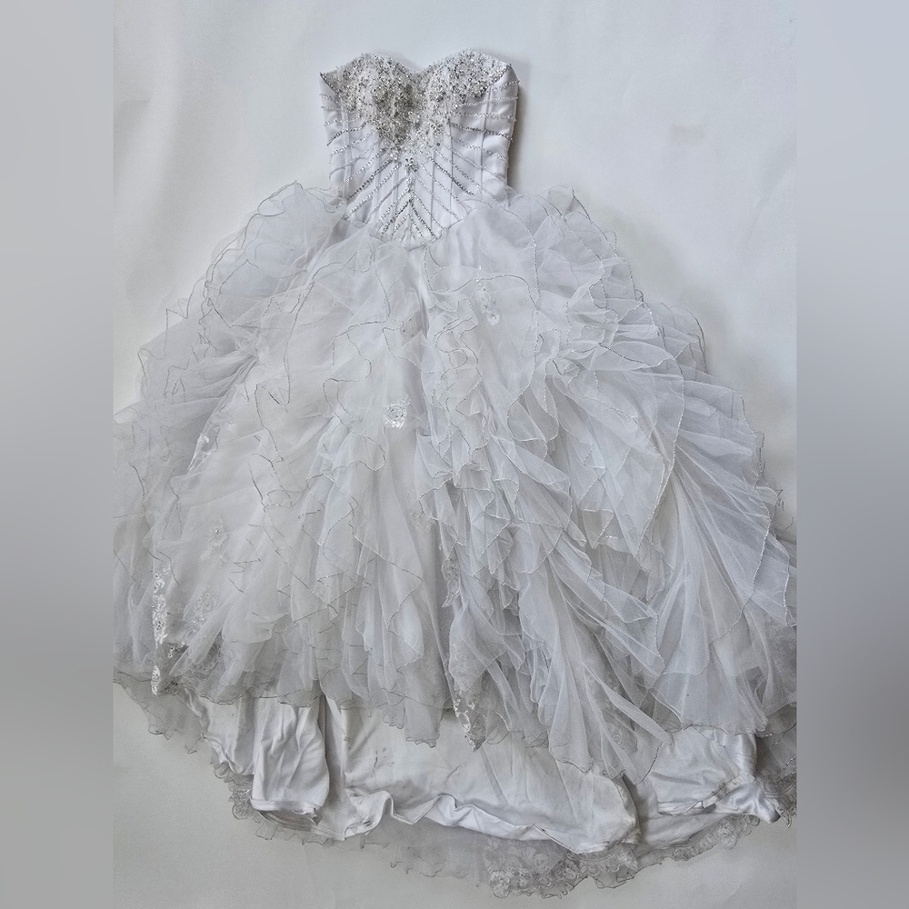 Beaded White Strapless Formal Dress Quinceanera Sweet 16 Size 4